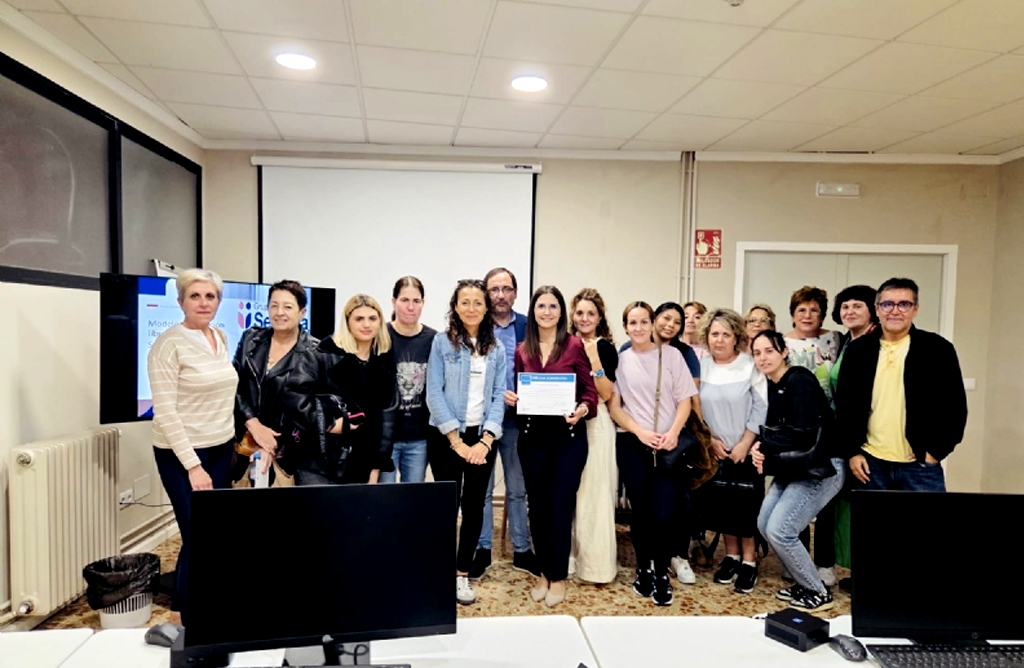 Personal de la residencia y los Centros de Da de Personas Mayores mejora su formacin 